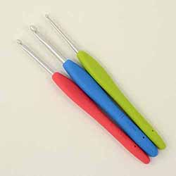 Clover Amour Hook sizes B - J