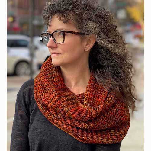 LOOM KNIT LACE SNOOD, COWL PATTERN